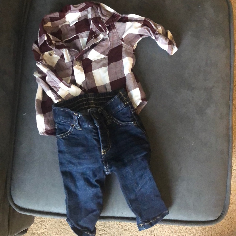 Old navy outfit 0-3M (8-12.5 lb)